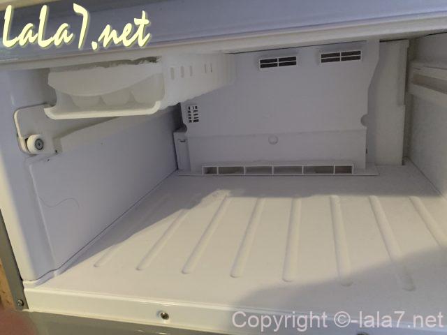 冷蔵庫AQUAの冷凍室、ケースはずしたところ